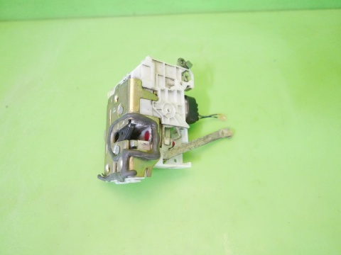 Centralny zamek prawy tył TOYOTA AVENSIS T22 FL KOMBI 00-03