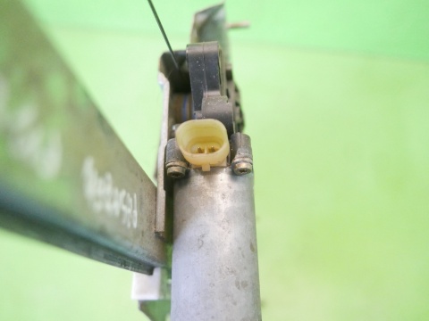 Mechanizm podnośnik prawy przód 2pin TOYOTA AVENSIS T22 FL 00-03