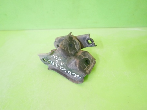 Łapa wspornik silnika FIAT SEDICI I FL 1.6 16V 09-14