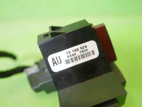 Przełącznik świateł awaryjnych 13189529 AU OPEL CORSA D 06-11 Przełącznik świateł awaryjnych 13189529 AU OPEL CORSA D 06-11
