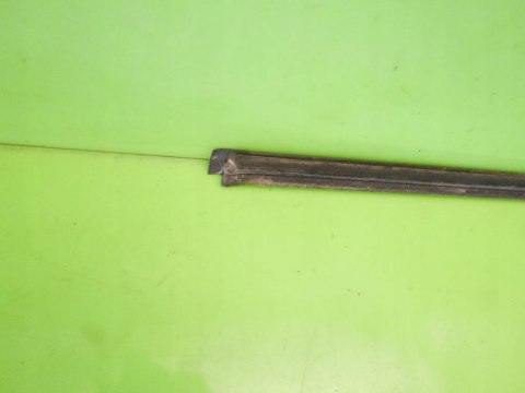 LISTWA ZGARNIAJĄCA PRAWA TYŁ FIAT PUNTO II 5D 99-