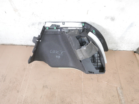 Tapicerka boczek bagażnika lewy tył HONDA CIVIC X FK6 HB 5D 15-19 Tapicerka boczek bagażnika lewy tył HONDA CIVIC X FK6 HB 5D 15-19