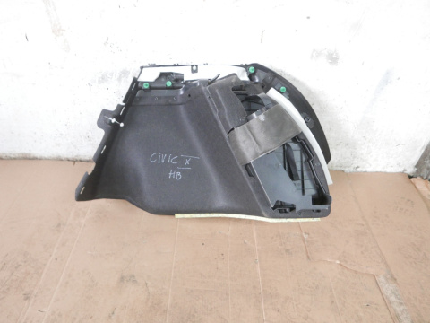 Tapicerka boczek bagażnika lewy tył HONDA CIVIC X FK6 HB 5D 15-19 Tapicerka boczek bagażnika lewy tył HONDA CIVIC X FK6 HB 5D 15-19