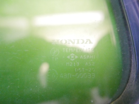 Szyba drzwiowa prawa tył mała HONDA CRV CR-V I RD1 95-99 Szyba drzwiowa prawa tył mała HONDA CRV CR-V I RD1 95-99