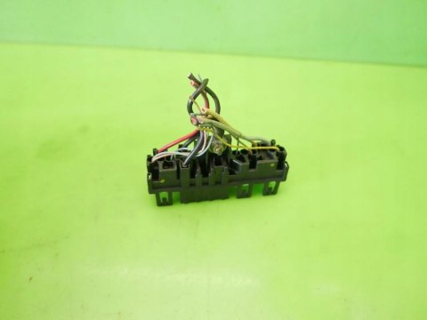 SKRZYNKA BEZPIECZNIKÓW PEUGEOT 307 PHI 1.6 HDI 01-