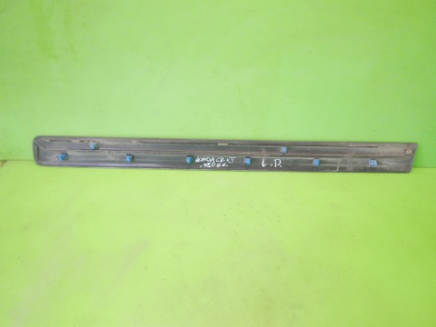 Listwa drzwiowa lewa przód HONDA CRV CR-V I RD1 95-99 Listwa drzwiowa lewa przód HONDA CRV CR-V I RD1 95-99