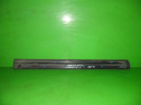 Listwa drzwiowa prawa przód HONDA CRV CR-V I RD1 95-99 Listwa drzwiowa prawa przód HONDA CRV CR-V I RD1 95-99