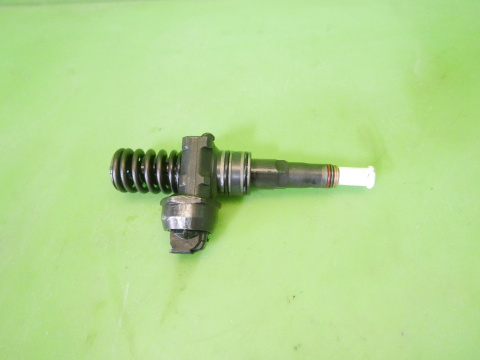Pompowtrysk pomowtryskiwacz 038130073AG VW GOLF V 1.9 TDI 03-09 Pompowtrysk pomowtryskiwacz 038130073AG VW GOLF V 1.9 TDI 03-09