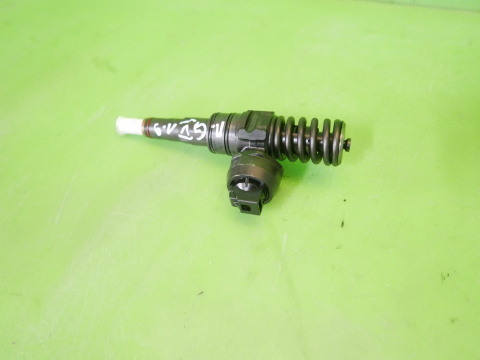 Pompowtrysk pomowtryskiwacz 038130073AG VW GOLF V 1.9 TDI 03-09 Pompowtrysk pomowtryskiwacz 038130073AG VW GOLF V 1.9 TDI 03-09