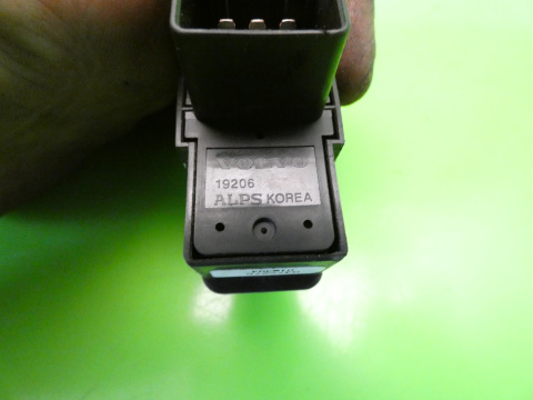 Przełącznik szyby lewy tył 9472275 VOLVO S60 I 00-04 Przełącznik szyby lewy tył 9472275 VOLVO S60 I 00-04