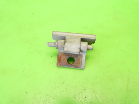 Zawias drzwi prawy przód dół 426-26 VOLVO S60 I 00-04 Zawias drzwi prawy przód dół 426-26 VOLVO S60 I 00-04