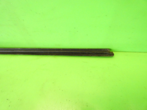 Listwa zgarniająca lewa tył VOLVO S60 I 00-04 Listwa zgarniająca lewa tył VOLVO S60 I 00-04