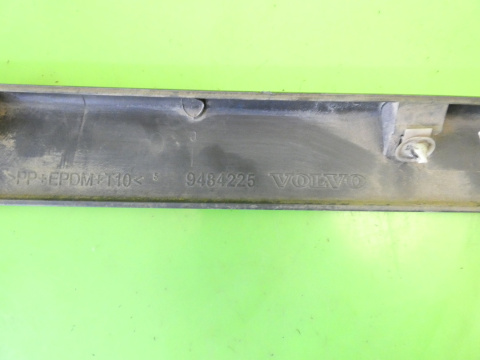 Listwa drzwiowa lewa przód dół VOLVO S60 I 00-04 Listwa drzwiowa lewa przód dół VOLVO S60 I 00-04