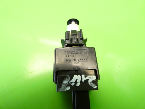 Czujnik świateł stop pedału hamulca 8622064 VOLVO S60 I 2.4 D5 00-04 Czujnik świateł stop pedału hamulca 8622064 VOLVO S60 I 2.4 D5 00-04