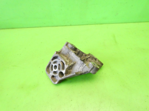 Łapa wspornik mocowanie silnika 8634123-2 VOLVO S60 I 2.4 D5 00-04 Łapa wspornik mocowanie silnika 8634123-2 VOLVO S60 I 2.4 D5 00-04