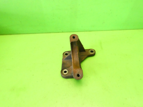 Łapa podpora półosi 9143465 VOLVO S60 I 2.4 D5 00-04 Łapa podpora półosi 9143465 VOLVO S60 I 2.4 D5 00-04