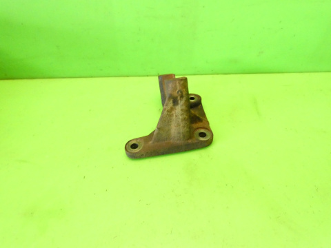 Łapa podpora półosi 9143465 VOLVO S60 I 2.4 D5 00-04 Łapa podpora półosi 9143465 VOLVO S60 I 2.4 D5 00-04
