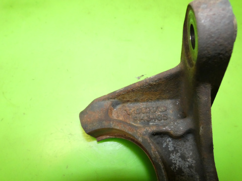 Łapa podpora półosi 9143465 VOLVO S60 I 2.4 D5 00-04 Łapa podpora półosi 9143465 VOLVO S60 I 2.4 D5 00-04