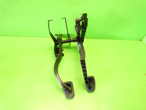 Pedał sprzęgła hamulca VOLVO S60 I 2.4 D5 00-04 Pedał sprzęgła hamulca VOLVO S60 I 2.4 D5 00-04