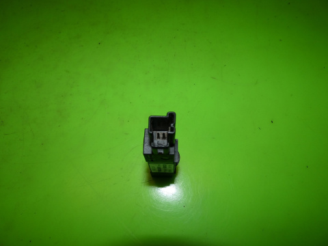 Czujnk uderzeniowy prawy tył 8622365 VOLVO S60 I 2.4 D5 00-04 Czujnk uderzeniowy prawy tył 8622365 VOLVO S60 I 2.4 D5 00-04