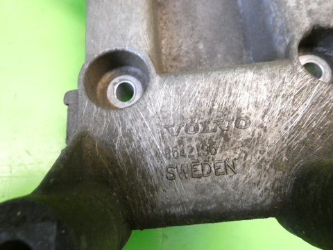 Łapa wspornik mocowanie silnika 8642196 VOLVO S60 I 2.4 D5 00-04 Łapa wspornik mocowanie silnika 8642196 VOLVO S60 I 2.4 D5 00-04