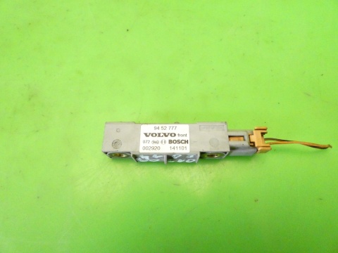 Czujnk uderzeniowy lewy przód 9452777 VOLVO S60 I 2.4 D5 00-04