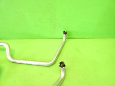 Rurki przewody nagrzewnicy VOLVO S60 I 2.4 D5 00-04 Rurki przewody nagrzewnicy VOLVO S60 I 2.4 D5 00-04