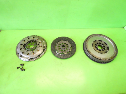 Sprzęgło koło dwumasowe tarcza docisk 41502210 VOLVO S60 I 2.4 D5 00-04 Sprzęgło koło dwumasowe tarcza docisk 41502210 VOLVO S60 I 2.4 D5 00-04