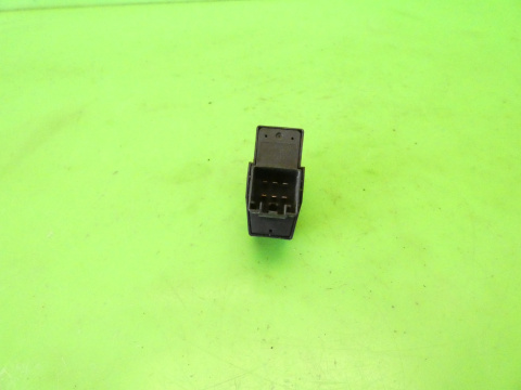 Przełącznik szyby prawy tył 9472275 VOLVO S60 I 00-04 Przełącznik szyby prawy tył 9472275 VOLVO S60 I 00-04