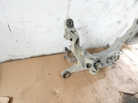 Sanki wózek belka zawieszenia tył VOLVO S60 I 2.4 D5 00-04 Sanki wózek belka zawieszenia tył VOLVO S60 I 2.4 D5 00-04