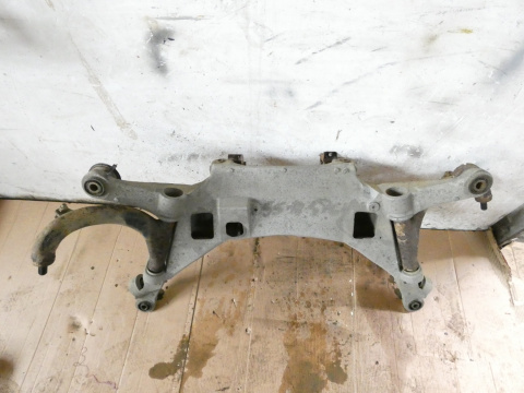 Sanki wózek belka zawieszenia tył VOLVO S60 I 2.4 D5 00-04 Sanki wózek belka zawieszenia tył VOLVO S60 I 2.4 D5 00-04