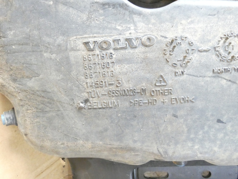 Zbiornik bak paliwa diesel 8671616 plastikowy VOLVO S60 I 2.4 D5 00-04 Zbiornik bak paliwa diesel 8671616 plastikowy VOLVO S60 I 2.4 D5 00-04