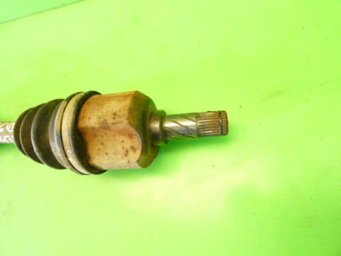 Półoś lewa przód krótka VOLVO S60 I 2.4 D5 00-04 Półoś lewa przód krótka VOLVO S60 I 2.4 D5 00-04