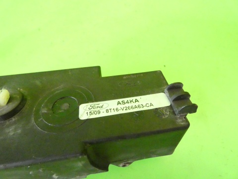 Klamka wewnętrzna lewa przód 8T16V266A63CA FORD TRANSIT CONNECT MK1 FL 09-