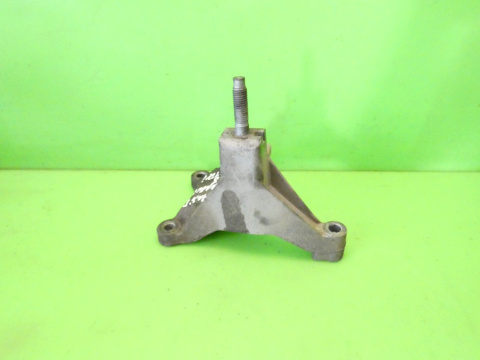 Łapa podpora skrzyni 98AB7M125AF FORD TRANSIT CONNECT MK1 1.8 TDCI Łapa podpora skrzyni 98AB7M125AF FORD TRANSIT CONNECT MK1 1.8 TDCI