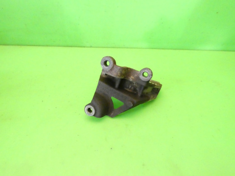 Łapa podpora półosi prawa 4M513K305BC FORD TRANSIT CONNECT MK1 1.8 TDCI Łapa podpora półosi prawa 4M513K305BC FORD TRANSIT CONNECT MK1 1.8 TDCI
