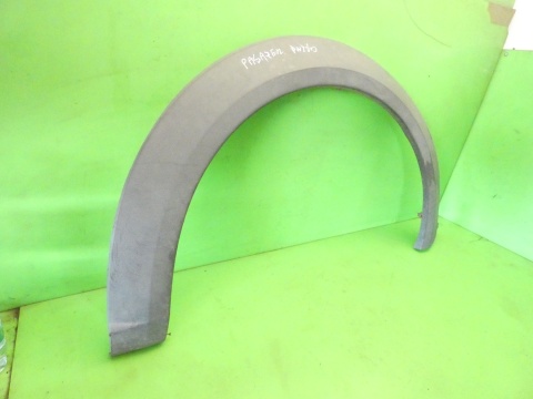 Listwa sierp nakładka błotnika prawa przód FORD TRANSIT CONNECT MK1 FL 09-13
