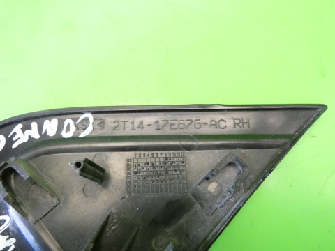 Trójkąt zaślepka błotnika prawa przód 2T1417E676AC FORD TRANSIT CONNECT MK1
