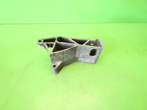 Łapa wspornik mocowanie silnika 8684380 VOLVO S60 I 2.4 D5 00-04