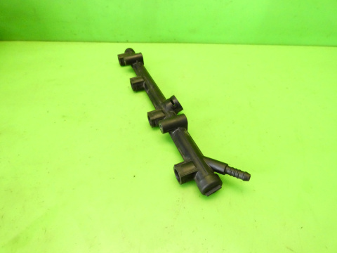 Listwa wtryskowa 06K133681A VW GOLF VII GTI 2.0 TSI 12-16 Listwa wtryskowa 06K133681A VW GOLF VII GTI 2.0 TSI 12-16