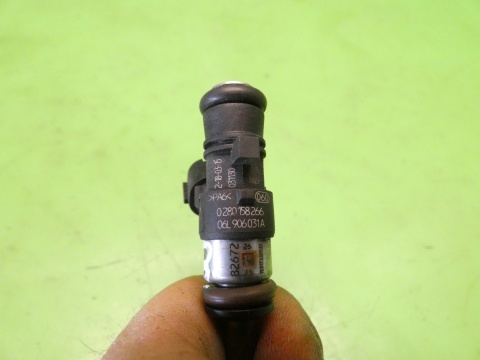 Wtrysk wtryskiwacz 0280158266 06L906031A VW GOLF VII GTI 2.0 TSI 12-16 Wtrysk wtryskiwacz 0280158266 06L906031A VW GOLF VII GTI 2.0 TSI 12-16