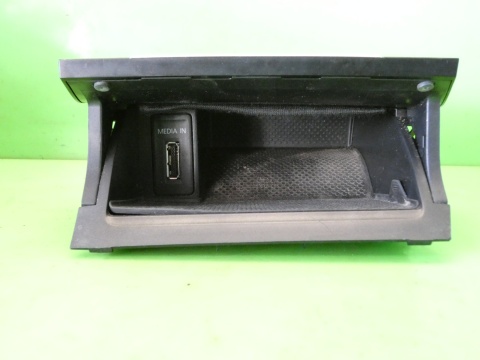 Dekor schowek deski gniazdo media in UK VW GOLF VII GTI 12-16