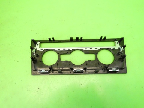 Dekor ramka deski panelu nawiewu UK VW GOLF VII GTI 12-16