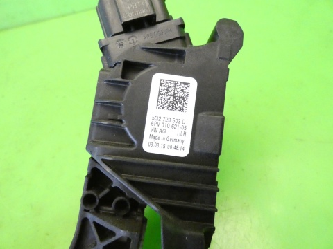 Pedał potencjometr gazu 5Q2723503D UK VW GOLF VII GTI 2.0 TSI 12-16