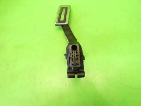 Pedał potencjometr gazu 5Q2723503D UK VW GOLF VII GTI 2.0 TSI 12-16