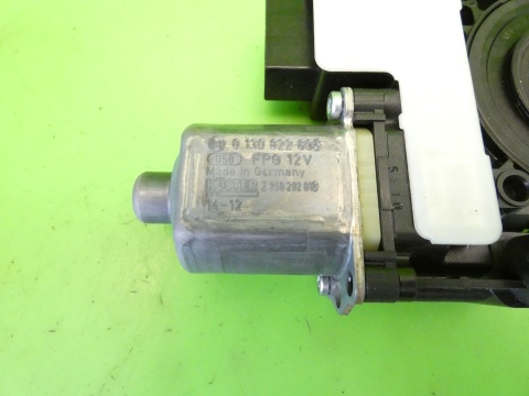 Silniczek szyby lewy tył 5Q0959811 VW GOLF VII GTI 5D 12-16