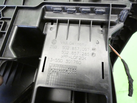 Schowek z deski lewy 5G2857290 5G2857285AF VW GOLF VII GTI 12-16