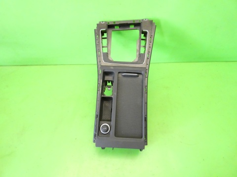 Roletka uchwyt na kubki cupholder uk VW GOLF VII GTI 12-16