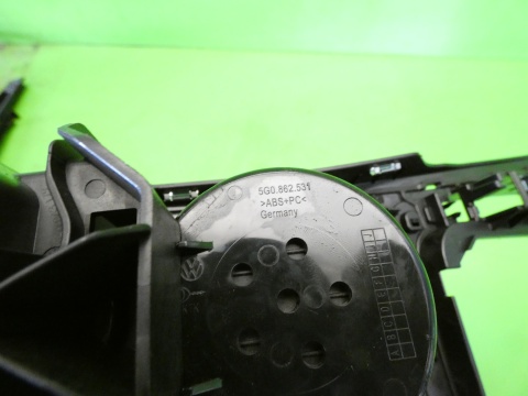 Roletka uchwyt na kubki cupholder uk VW GOLF VII GTI 12-16