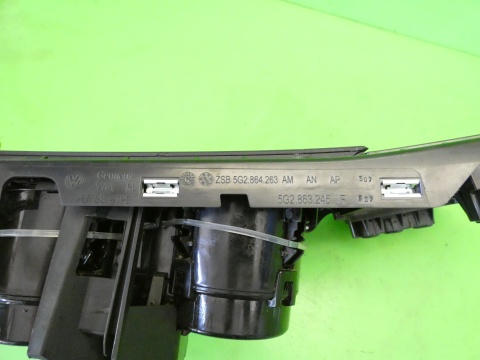 Roletka uchwyt na kubki cupholder uk VW GOLF VII GTI 12-16